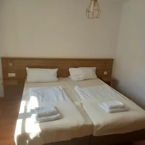 hotel-krone-kontaktloser-check-in.stuttgart-hotel.com/